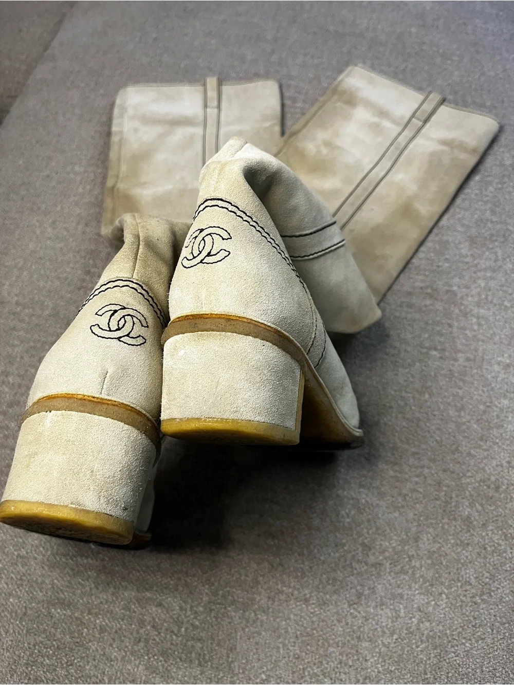 Vintage CHANEL Knee High Suede Boots Light Beige EU 38 Fold-over Gold Interior
